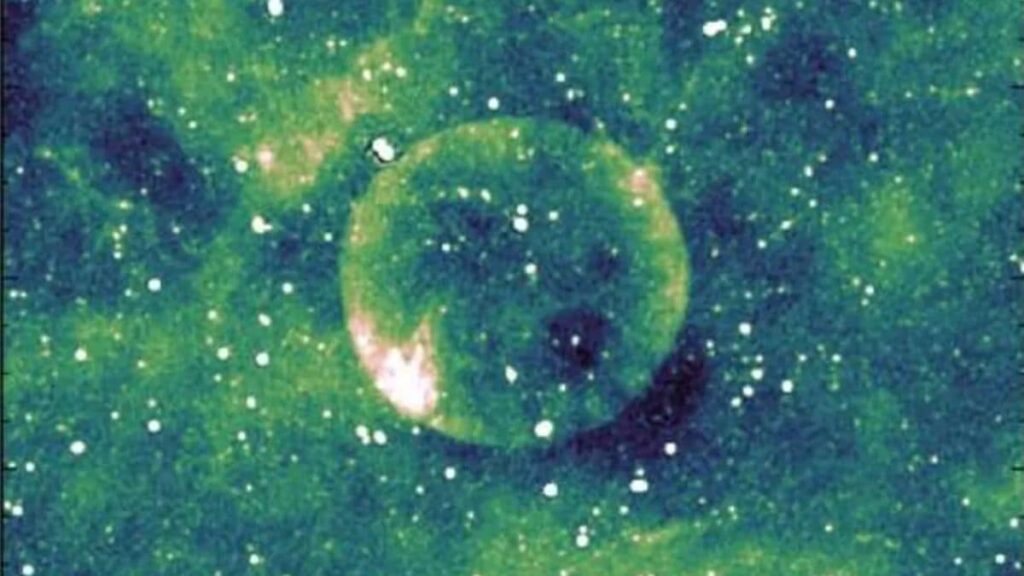 Astronomers found almost perfect perfect supernova of unknown size and distance