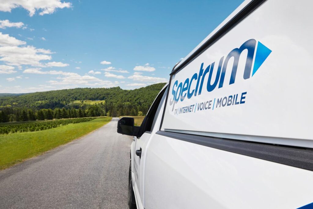 Cable Giants Cox and Charter agree on the integration of $ 34 billion