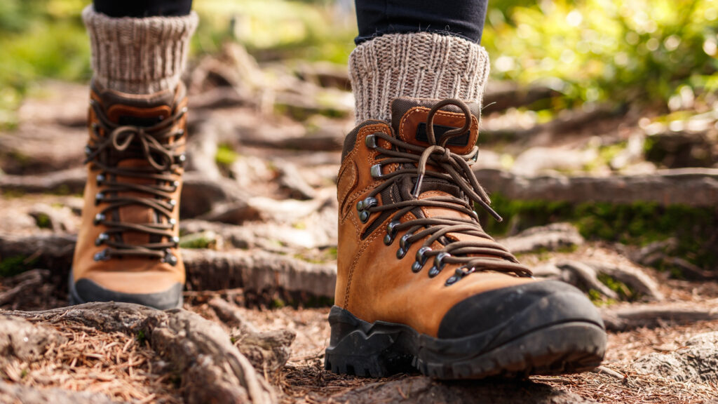 How to choose the right pair of hiking shoes – the weight of experts