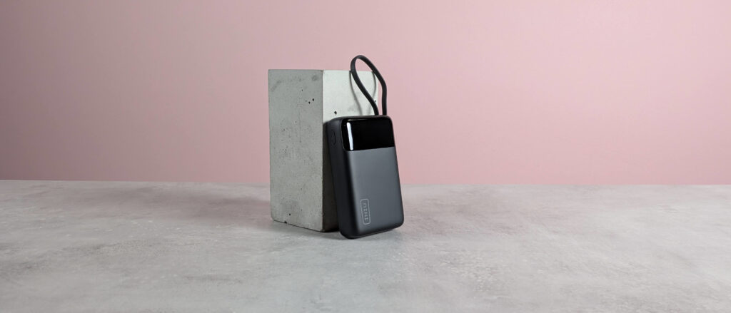 INIU P51L-E1 Power Bank Review: A useful small power bank that has some simple features that make it even better price