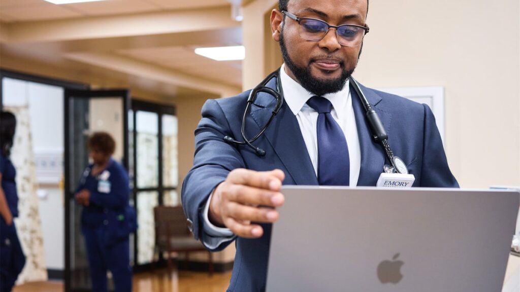 IPhones, iPads and Apple watches in Apple Gadget that help Georgia’s hospital a lot