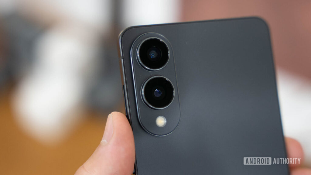 Laser or leather system shooting can destroy your phone camera Laser or leather system shooting can destroy your phone camera