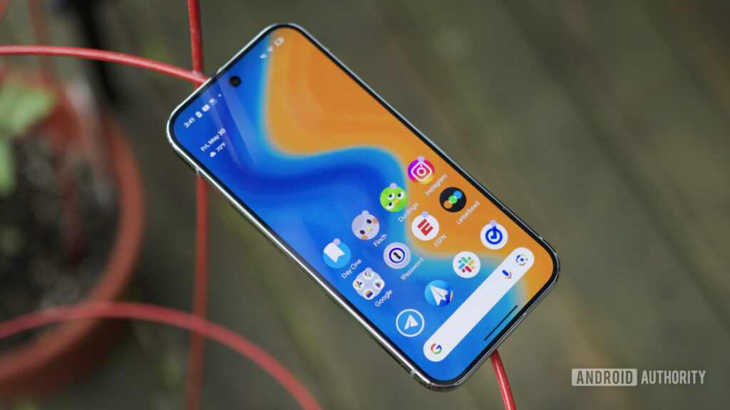 Android 16 QPR1 can change iOS style in your status bar