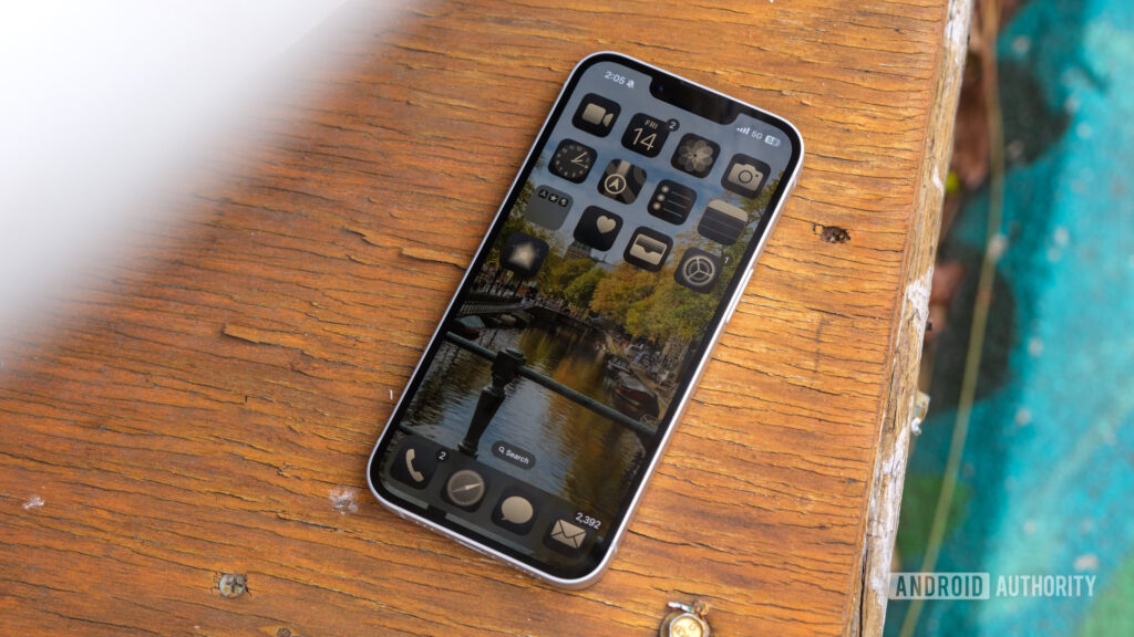 Qualcomm shares study showing that Androids beat iPhone 16e to 5g