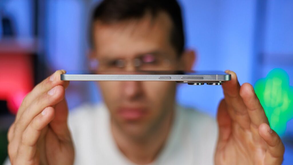 Samsung Galaxy S25 Edge Review: Slim Body, Slim battery