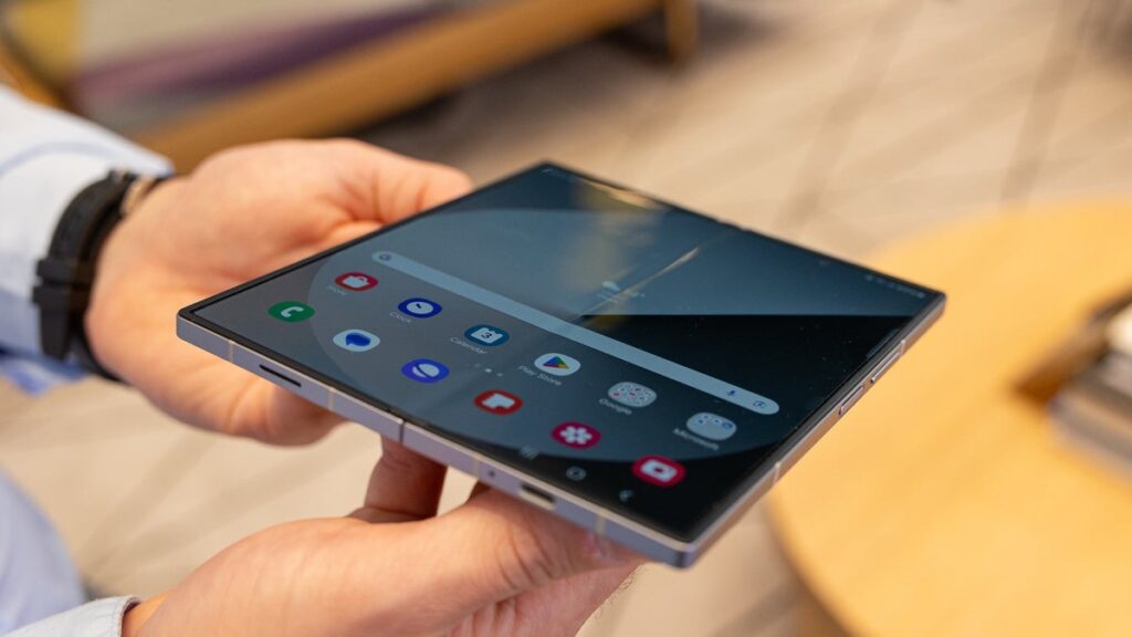 Samsung can make a big change to make your next foldable even thinner, but at what cost?