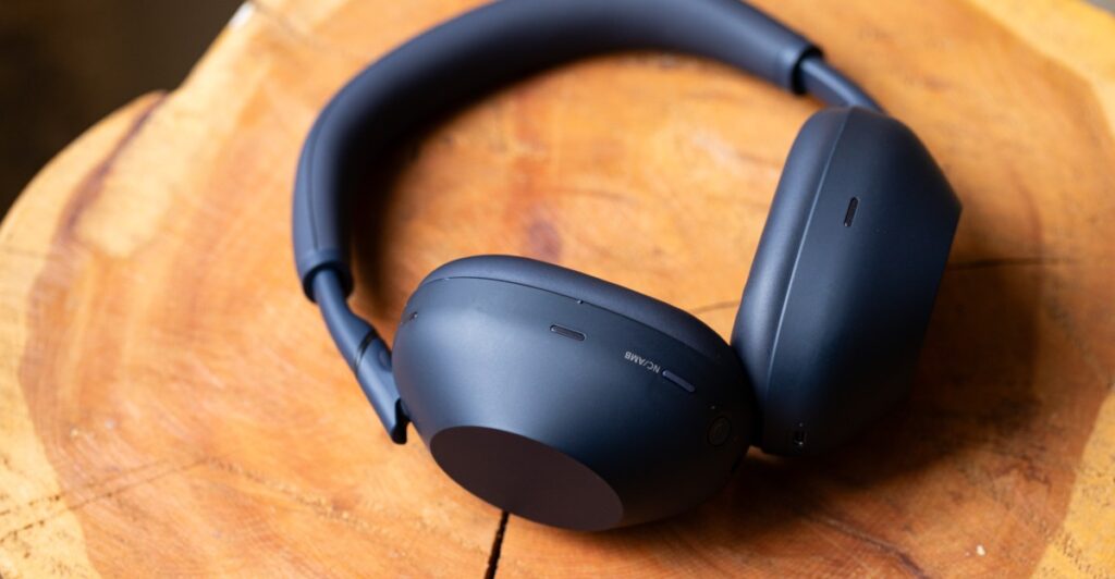 Sony Wh-1000xm6 Wireless Headphone Hands On: Sony played successful movies