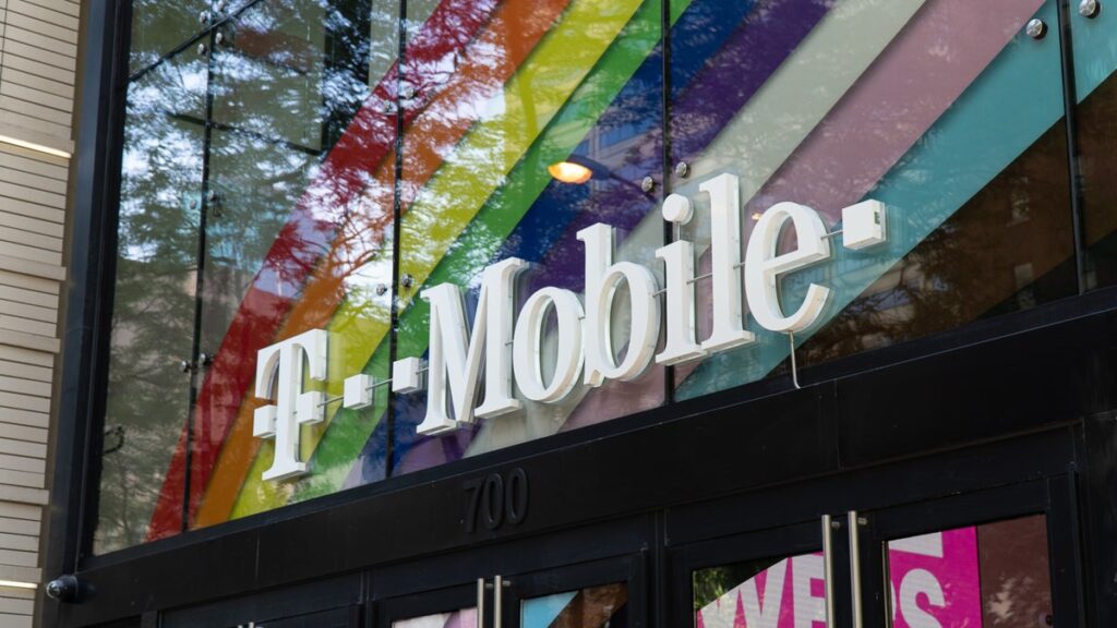 T -Mobile captures one of the biggest events of golf, which releases unique experiences