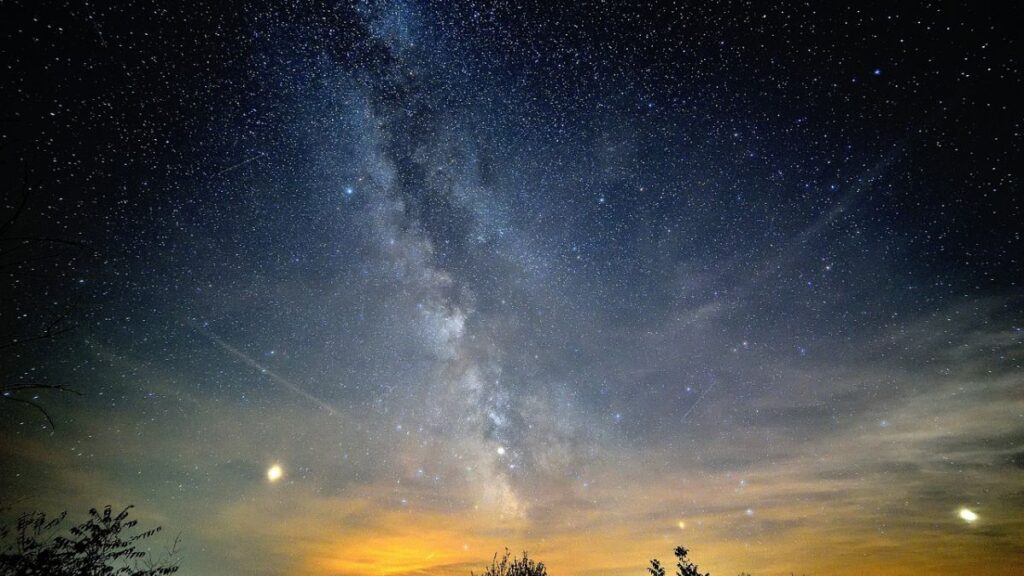 Bright planets in June’s Night Sky: How and when to see Mercury, Venus, Mars and Saturn