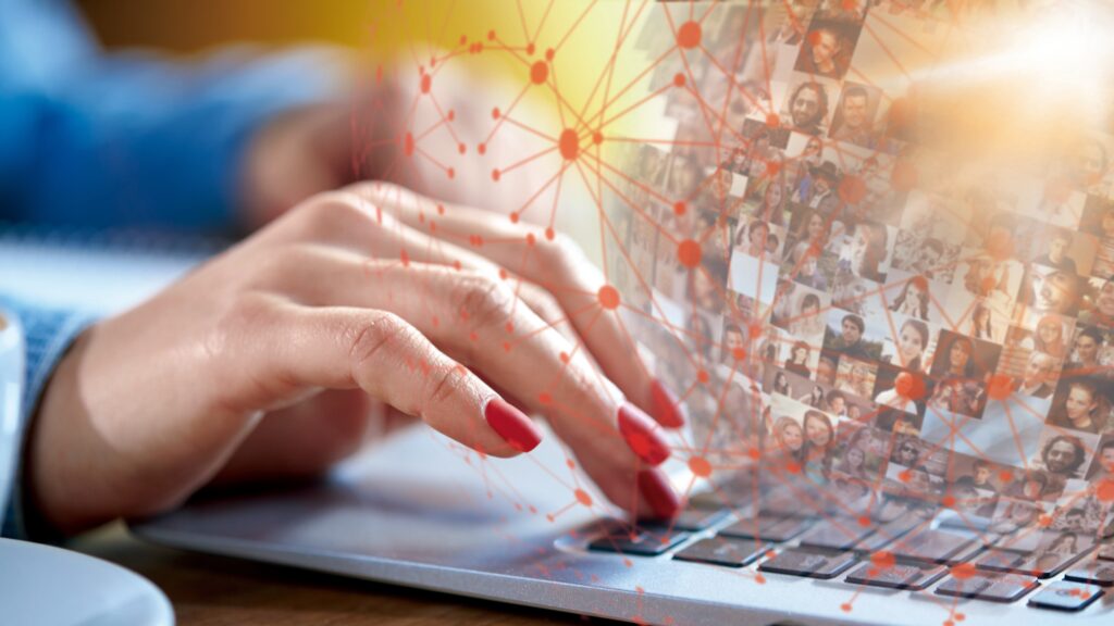 Hackers are now excusing the job seekers to spread malware