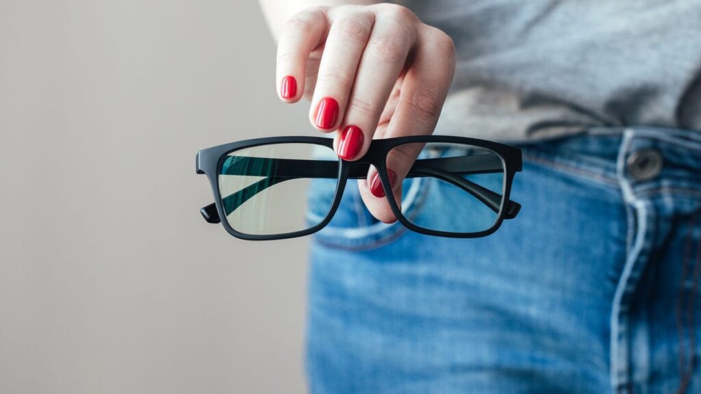 How to get contact without cheap eye exams, glasses and insurance