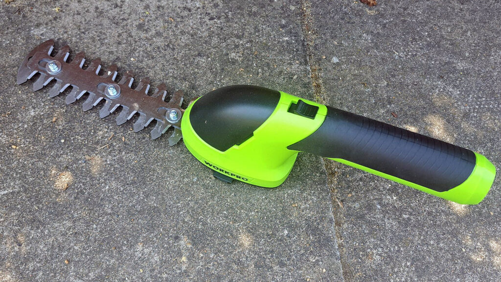 I’m too slow to trim the hedges so I tried it $ 35 garden device instead – what happened here