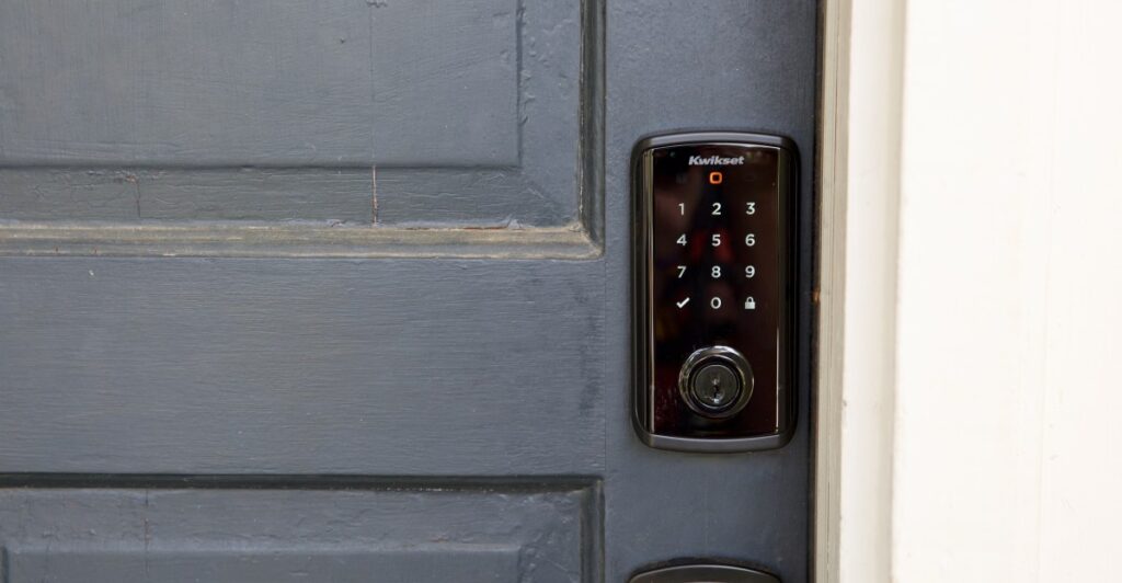 KWIKSet Select Hello Review: a smart compromise