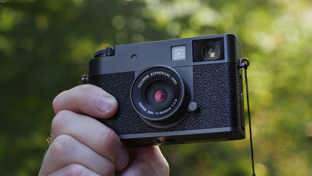 OMG-Fijmal’s Film Roll Mode is a clear most beautiful camera feature with which I have played in the years