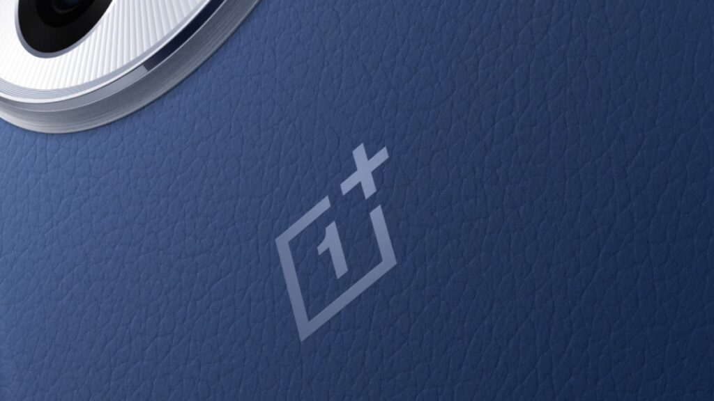 One -pulse gaming phone with flagship features, shoulder stimulations say that in development