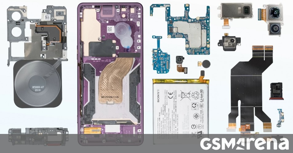 Sony Xperia is separated on 1 VII video Sony Xperia is separated on 1 VII video