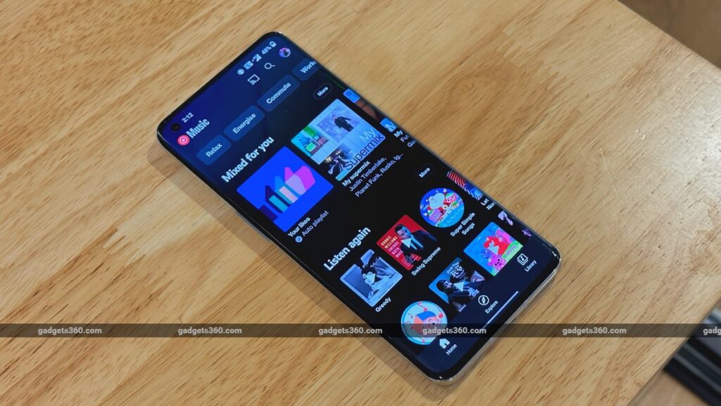 YouTube music has increased offline lyrics support for downloaded songs