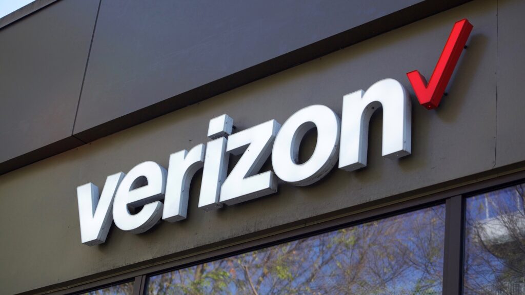 Allegedly 61 million Verizon record for sale – including date birth, tax ID and phone number