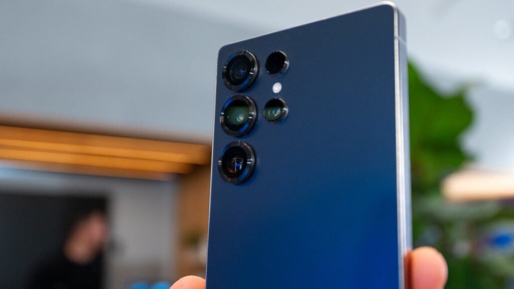 Am I remembering something or is Samsung deliberately configuring the Galaxy S26 Ultra?