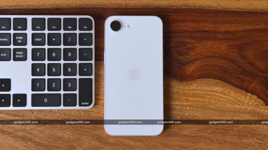 The iPhone 16 e -Price Vijay sales, Amazon and others in India: Check the offer