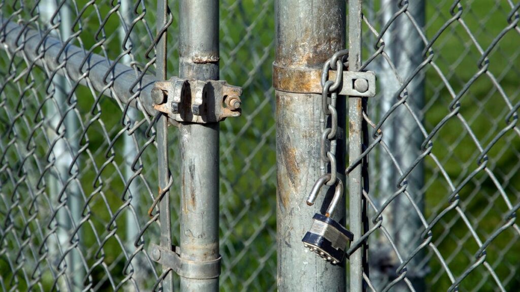 Amazon trapped my gate and refused to pay. This device would have saved me $ 500