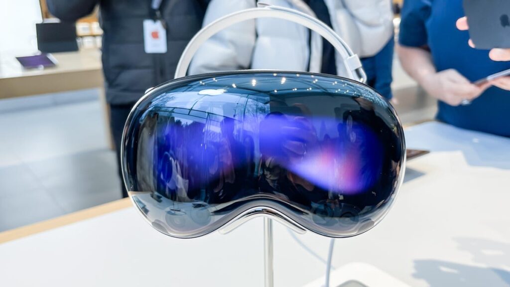 Analysts say Apple has major projects for Vision Pro for 2027, including smart glasses