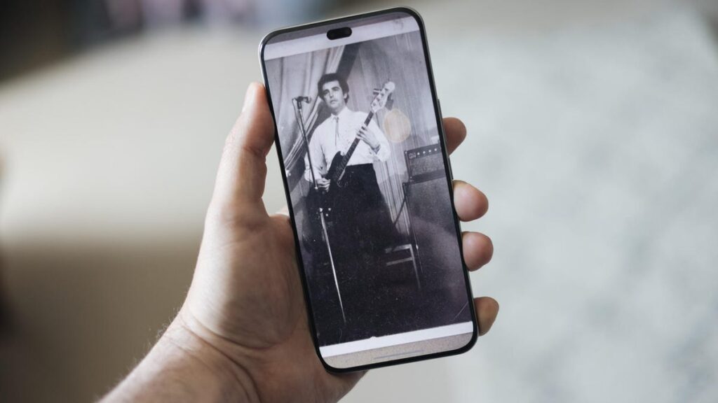 I brought my father back to life with this phone. I don’t know that to feel I brought my father back to life with this phone. I don’t know that to feel