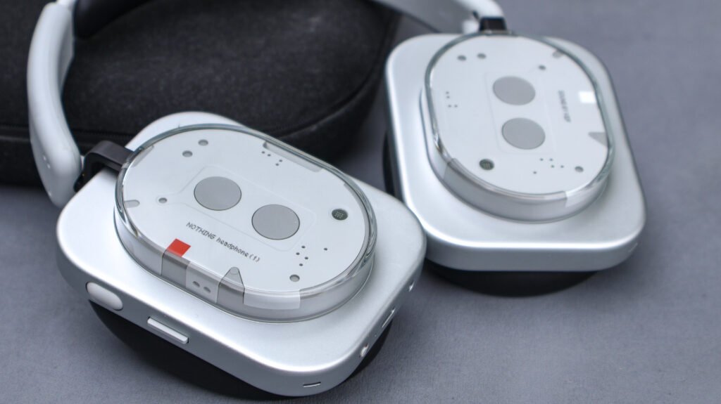 I came closer to love the headphone (1), but the voice left them behind – instead I recommend it