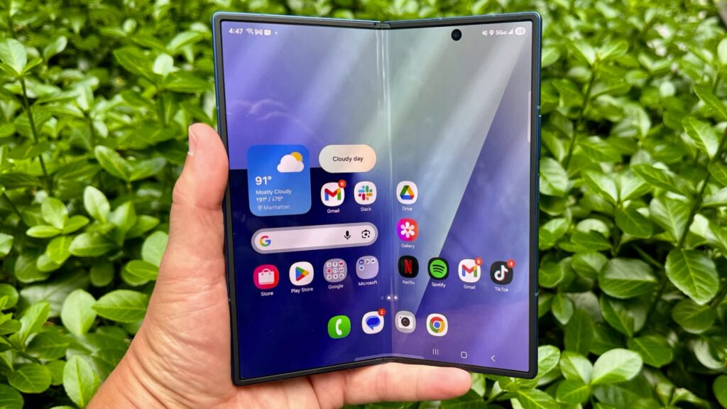 I have been testing the Samsung Galaxy Z Fold 7 for a week – 7 things I like and 4 things I don’t do