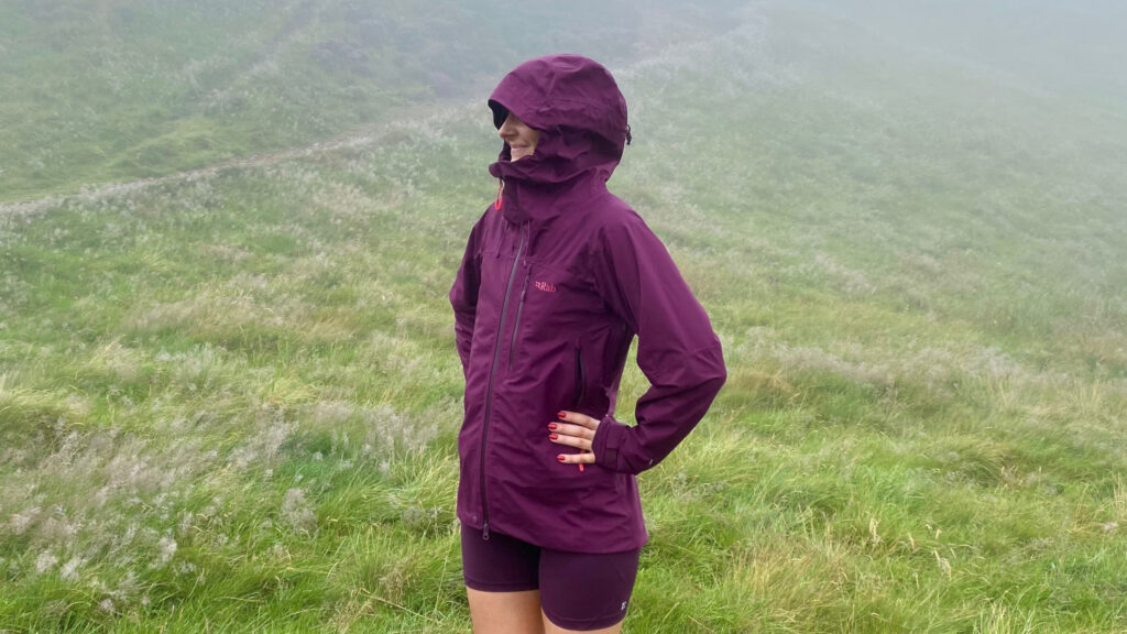 I hiking by rain, wind and fog in the Lord Firewall Mountain Waterproof jacket – here’s my decision