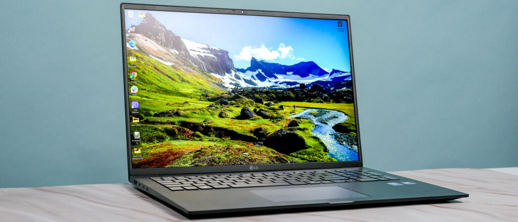 I tested this crazy portable 17-inch laptop-and it’s light and stay taller than MacBook Air