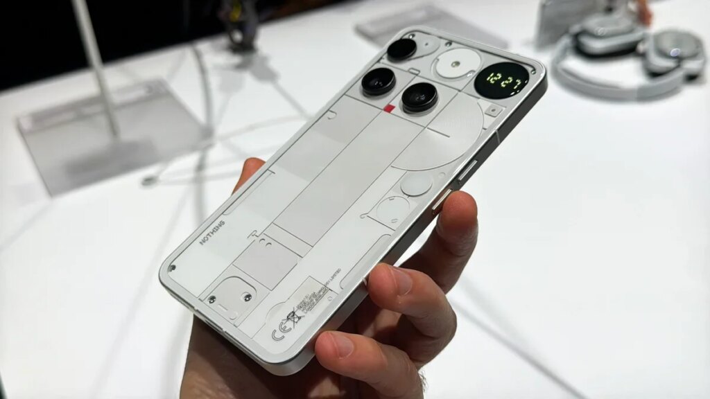 I thought nothing was the phone (3) the most weird phone, but this right here is at another level