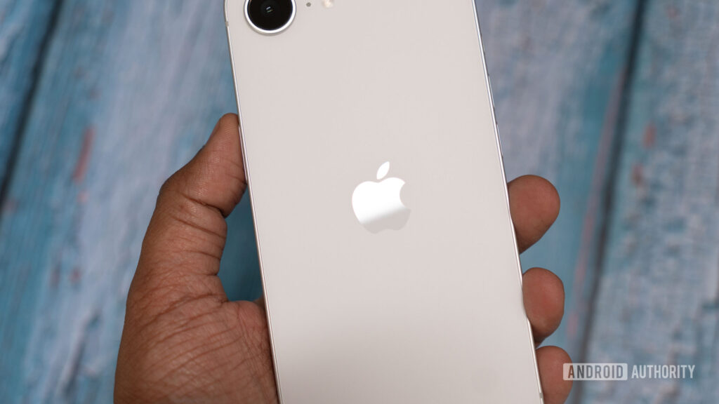 IPhone Fold Lake Galaxy Z Fold 7 Cover Display Looks Massively