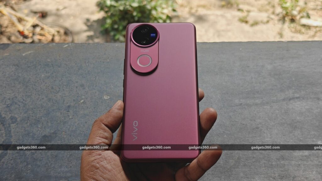 India’s Smartphone Delivery Q2 increased by 7 % YOY, Vivo gained top spot: Canalis