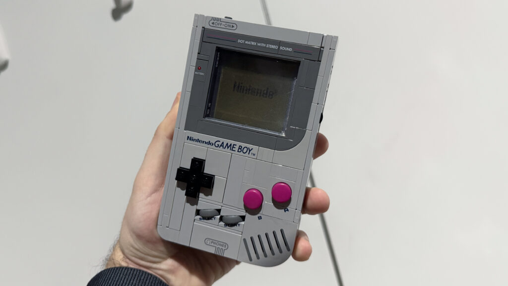 Lego just dropped 9 new sets in Comic ear 2025. Which includes an amazing brick -made game boy that I checked out