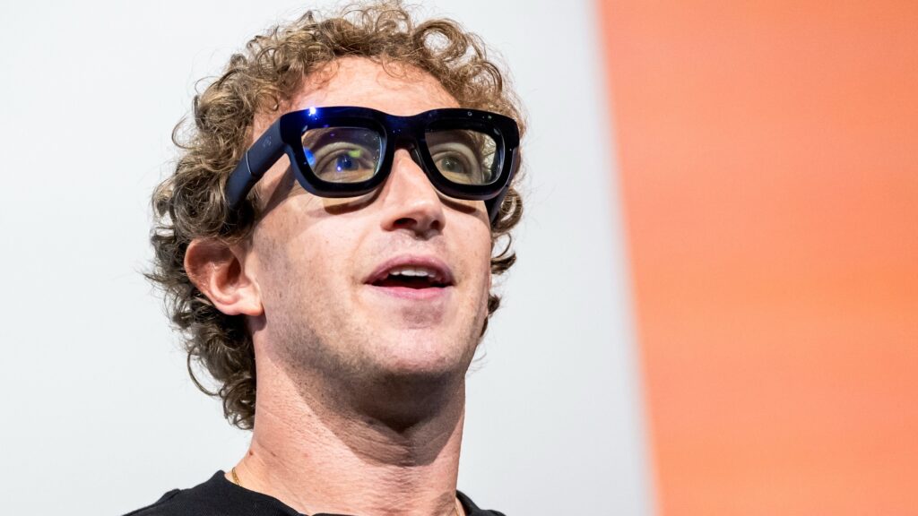 Mark Zuckerberg says people wearing AI smart glasses will have a ‘very important academic loss’ in the future.