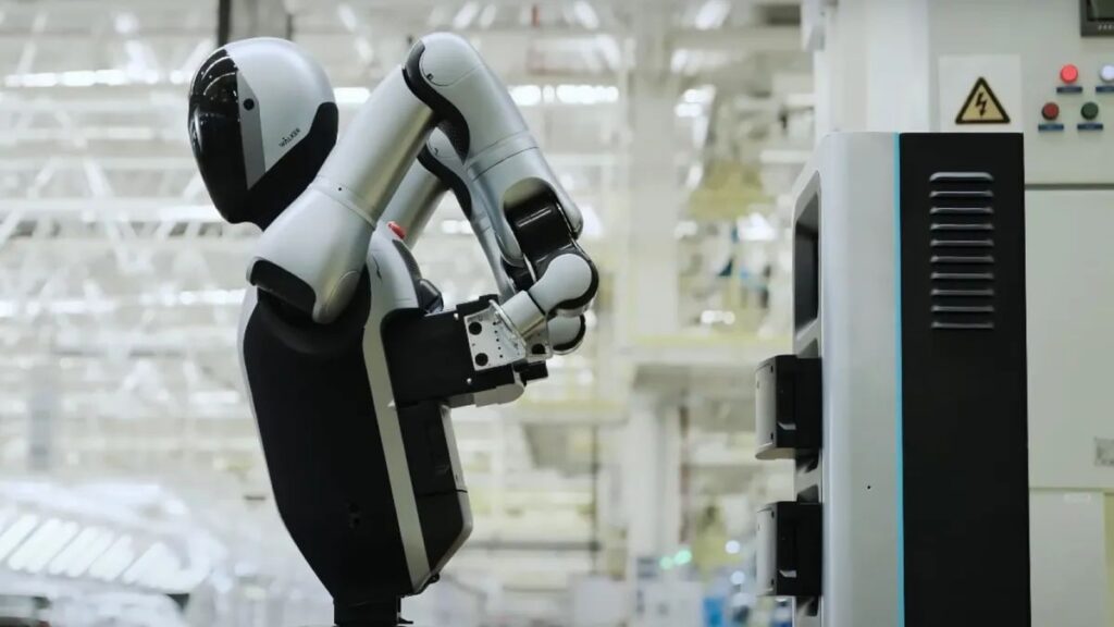 Meet Walker S2: Self -sufficient Humanoid Robot with Exchange Battery Tech