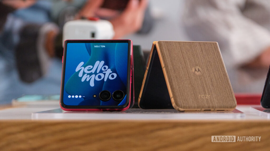 Motorola Razer Ultra collided with a new timely low price, which saves you $ 200