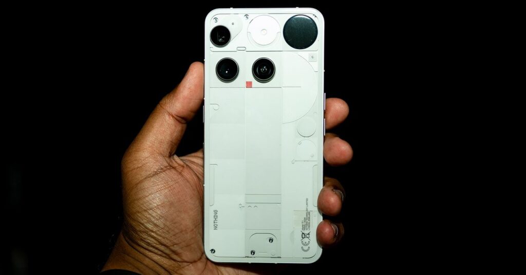 Nothing new phone (3) and headphones (1) do not look like you have seen before