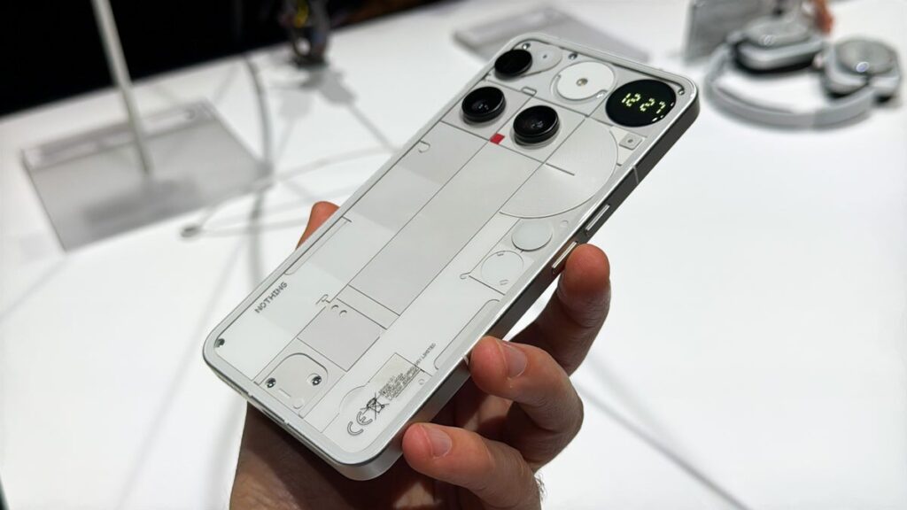 Nothing phone (3) is still weird flagship – and it’s a good thing Nothing phone (3) is still weird flagship – and it’s a good thing