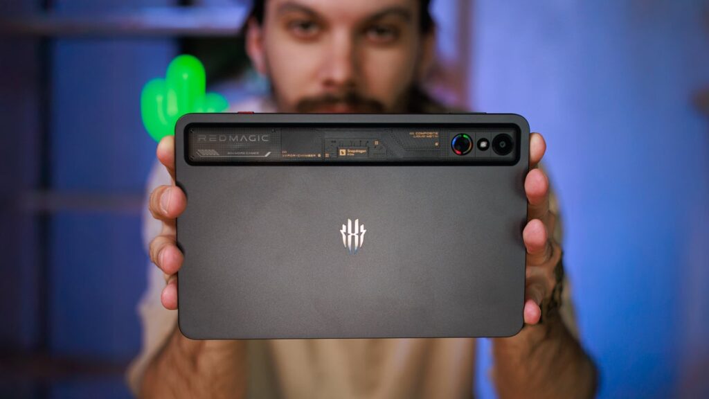 RedMajic Auster Pill Review: Gaming on 9 inch RedMajic Auster Pill Review: Gaming on 9 inch