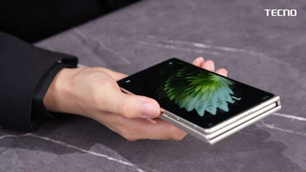 The most thin foldable race continues, and the Techno Tree Folds Phantom ultimatic Grights with the concept