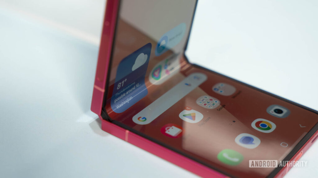 Worried about the screen stability of Z Flip 7? This is, Samsung says.