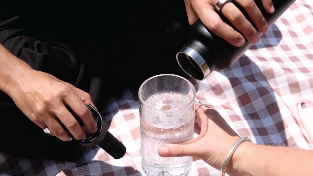 You don’t need a sodestrium – this new $ 54 gadget is connected to your water bottle, and can make a phase drink on the go. You don’t need a sodestrium – this new $ 54 gadget is connected to your water bottle, and can make a phase drink on the go.