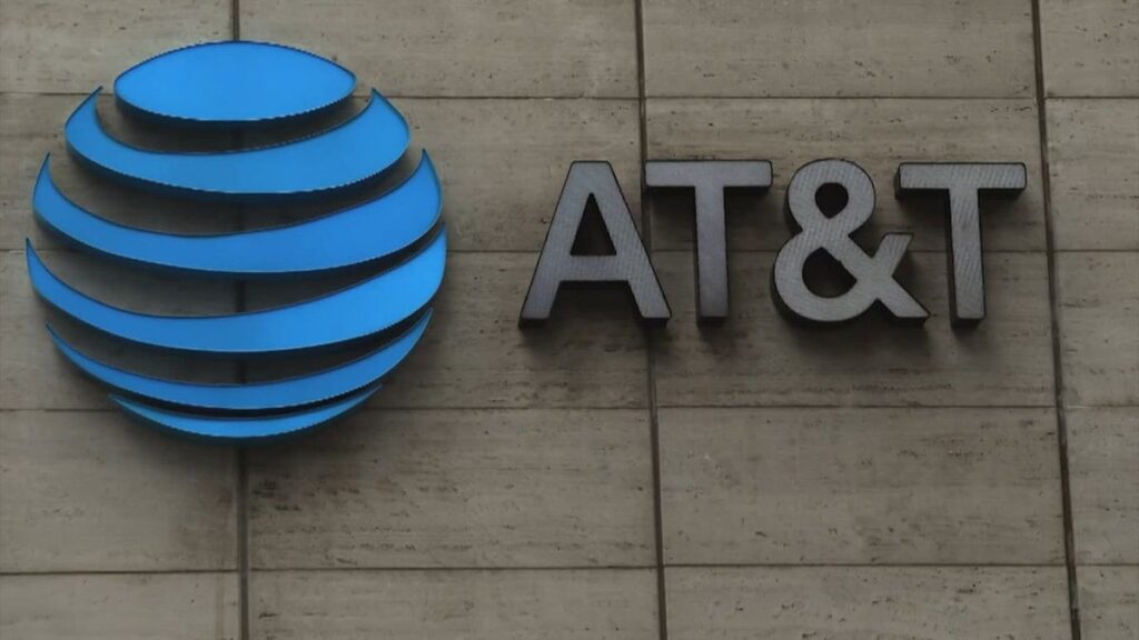AT&T hugs Open, seeing it as a large game changer on mobile