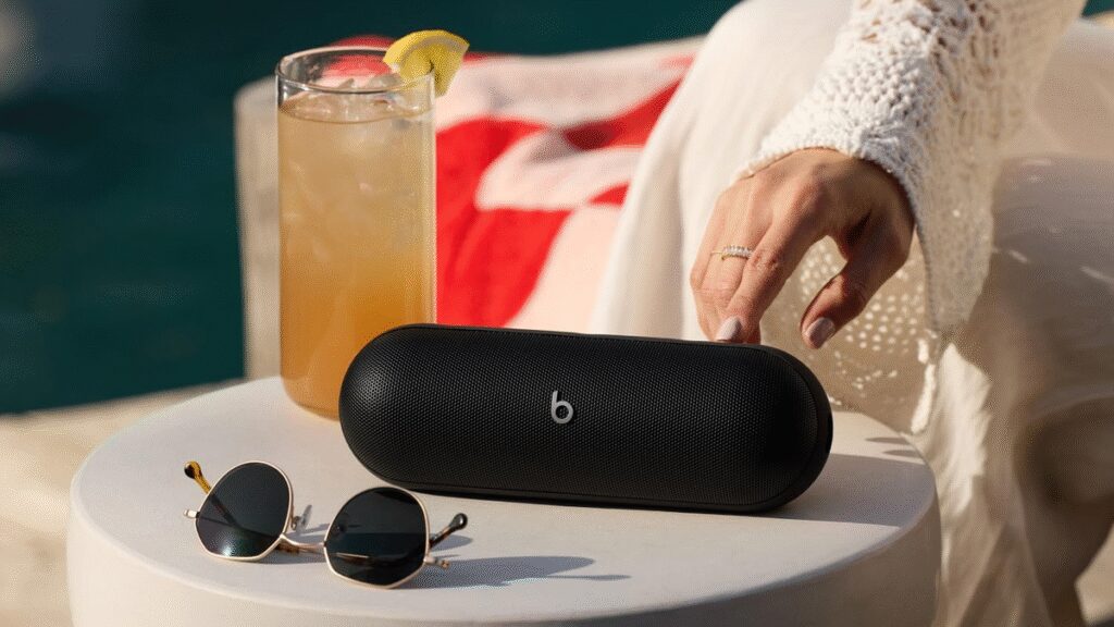 As a contract specialist, I am definitely suggesting the beats pill on 33 % off