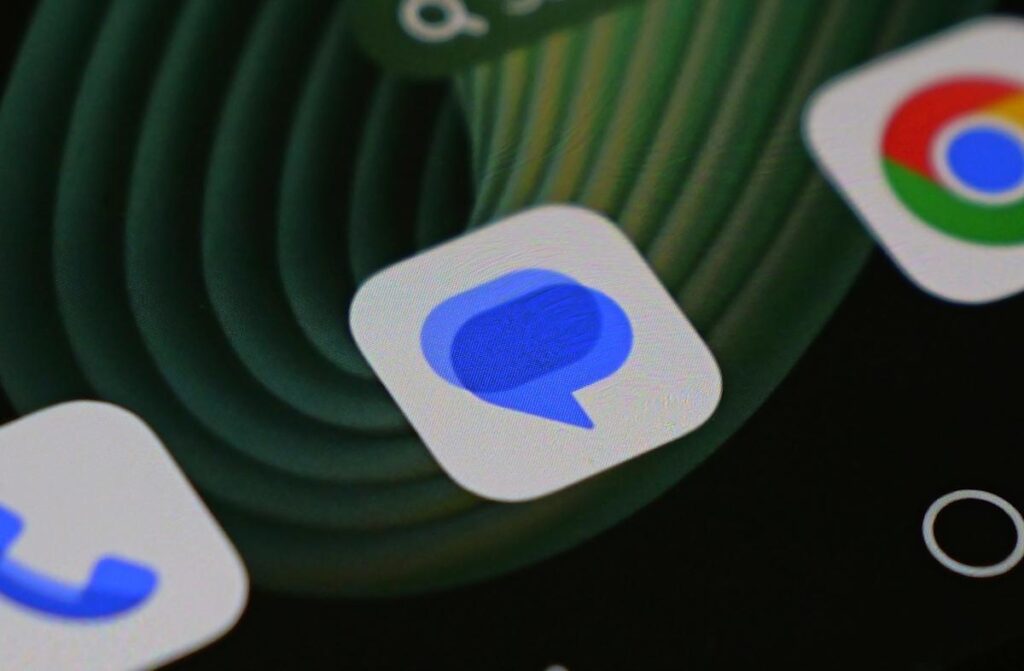 Google Messages can now fade nude pictures on Android