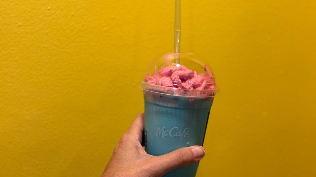 This is the mystery taste of McDonald’s new pink and blue shake This is the mystery taste of McDonald’s new pink and blue shake