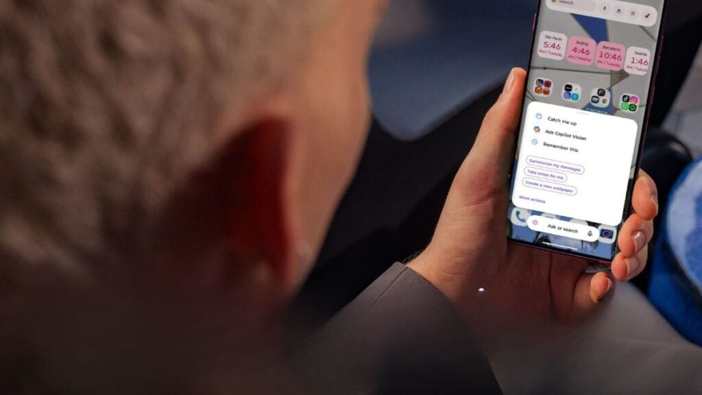 Motorola added Microsoft’s Co -Co -Vision to the Moto A suit. Copylot app should be installed on incoming devices