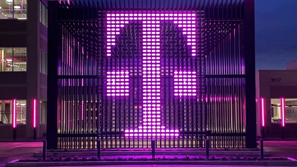 New T -Mobile Commercial Appreciation Verizon will eventually help T -Mobile New T -Mobile Commercial Appreciation Verizon will eventually help T -Mobile